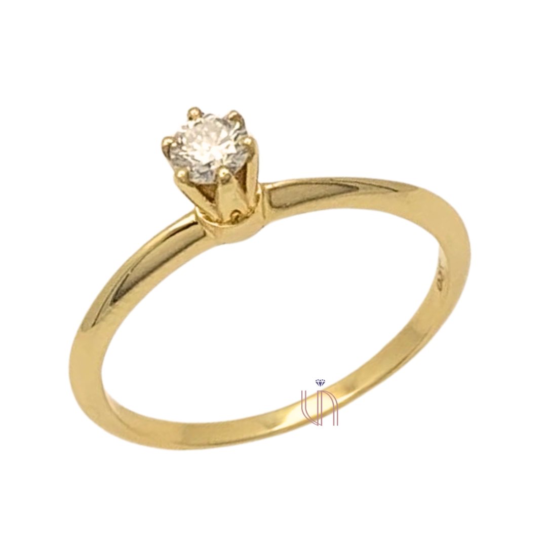 Anel Solitário em Ouro Amarelo 18k com Diamante de 16 Pontos
