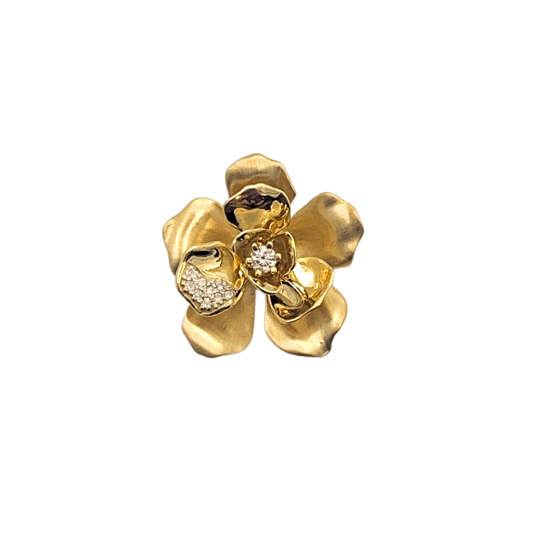 Pingente Flor com Acabamento Fosco em Ouro Amarelo 18k com Diamantes