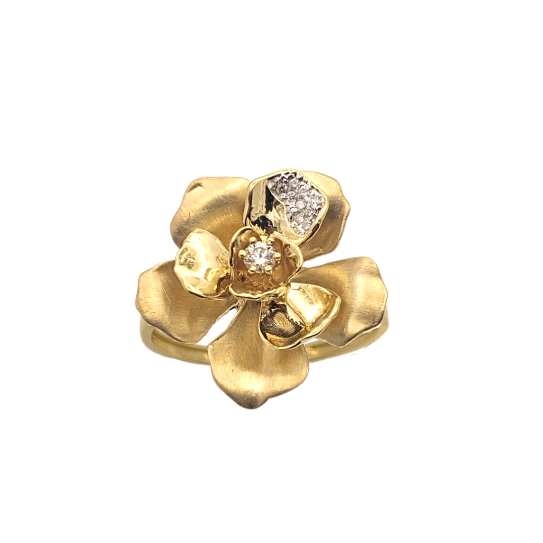 Anel Flor com Acabamento Fosco em Ouro Amarelo 18k com Diamantes